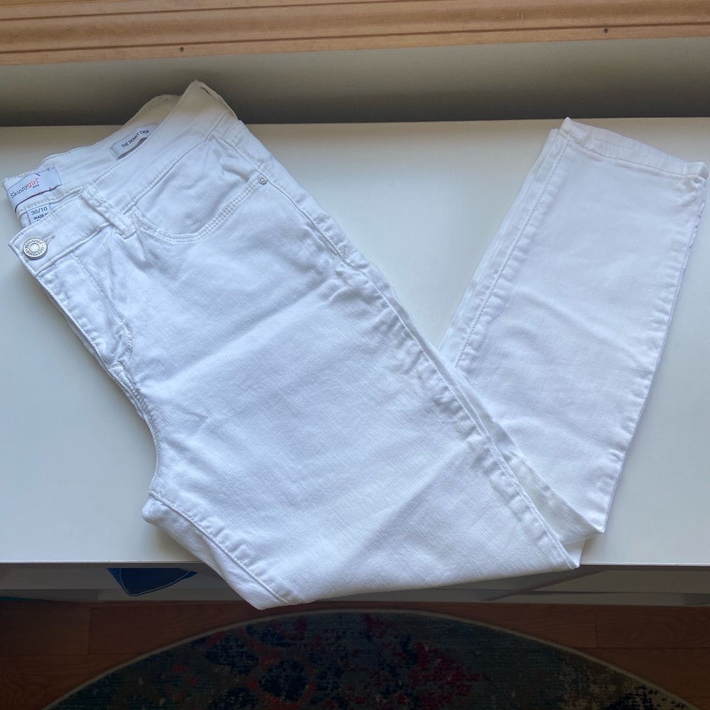 Skinnygirl White Crop Jeans - fantastic condition!  No stains or discoloration
